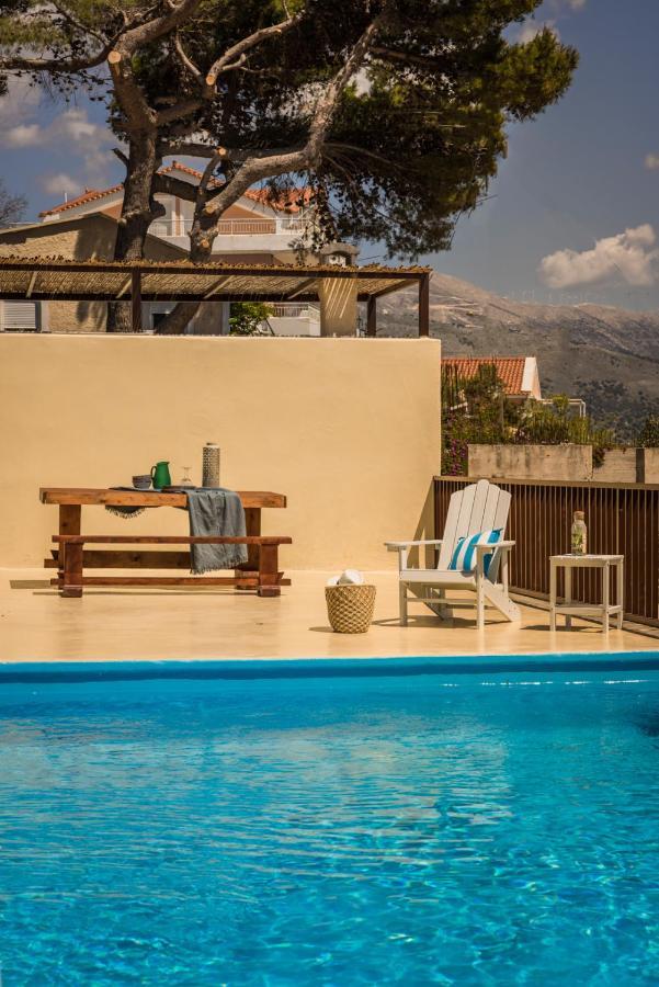 Akrolithos Villas Kouvalata Buitenkant foto